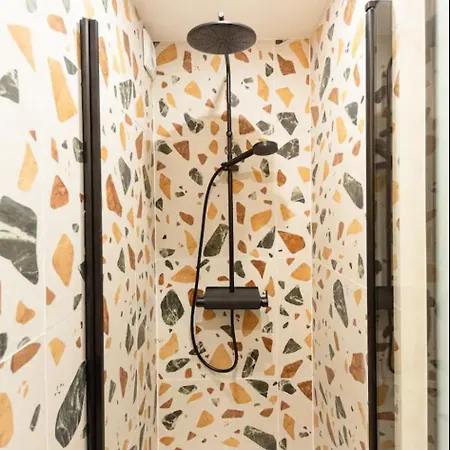 The California Paris Apartment *